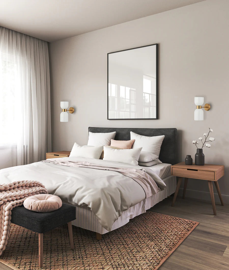 CLESSIDRA OPAL/BRASS WALL LIGHT